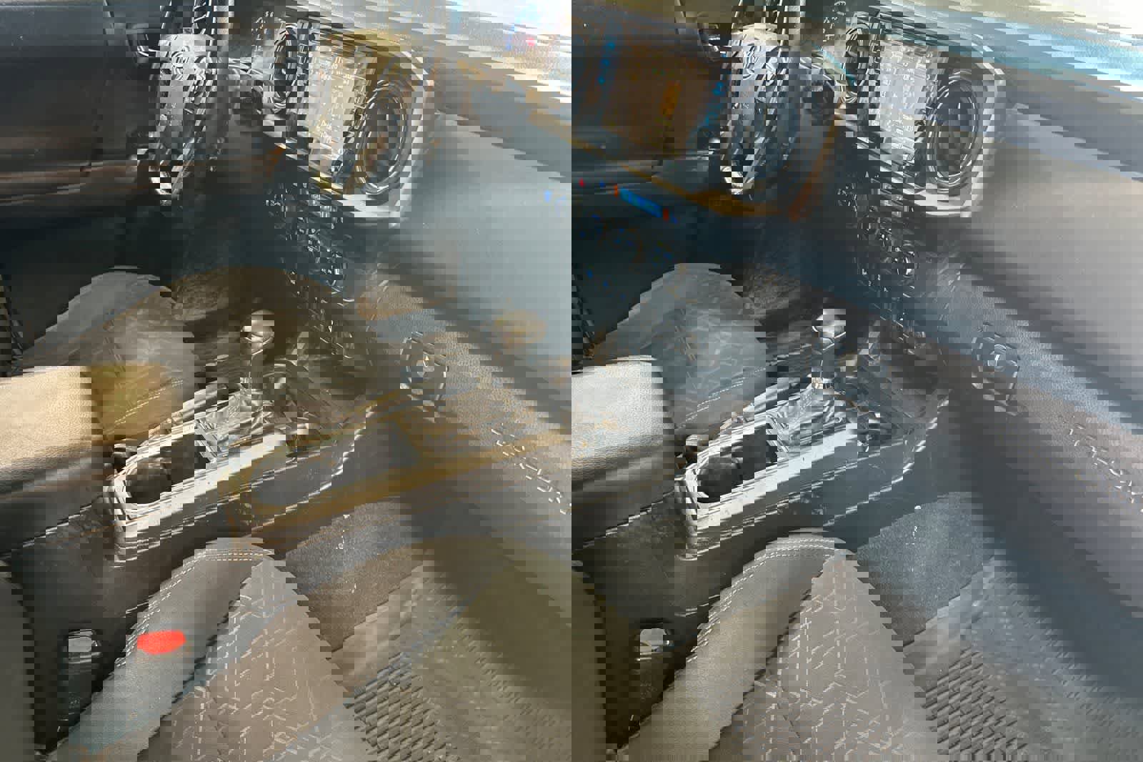 Used 2016 Toyota Tacoma TRD Off-Road w/ Premium & Technology Package image 16