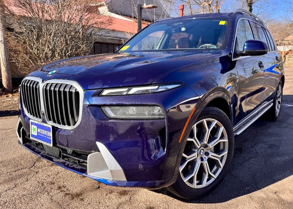 Used 2023 BMW X7 xDrive40i AWD/4WD image 1