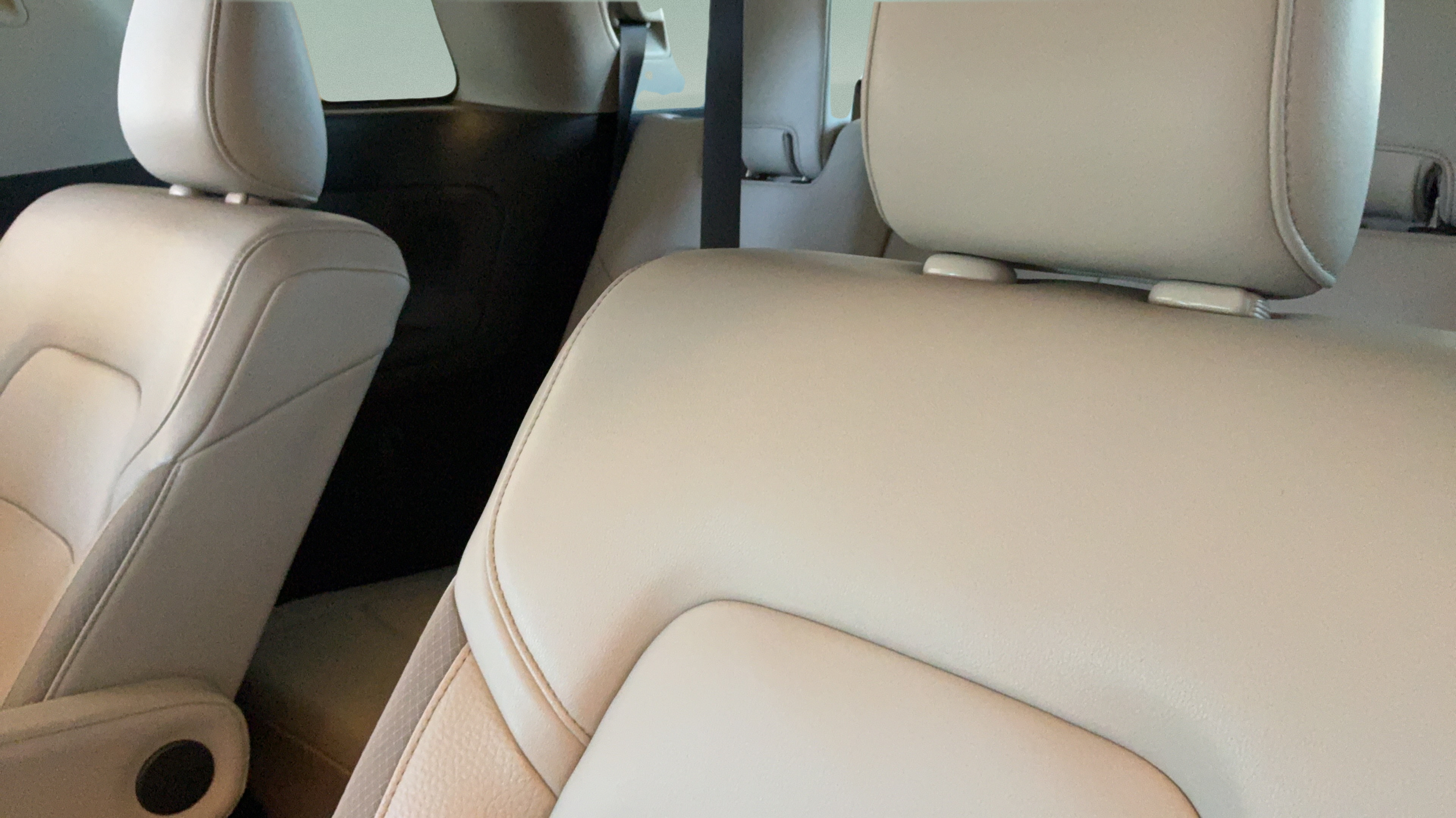 Used 2024 Nissan Pathfinder SL w/ SL Premium Package FWD image 34
