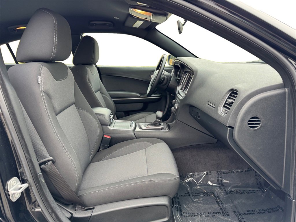 Used 2018 Dodge Charger SXT image 17