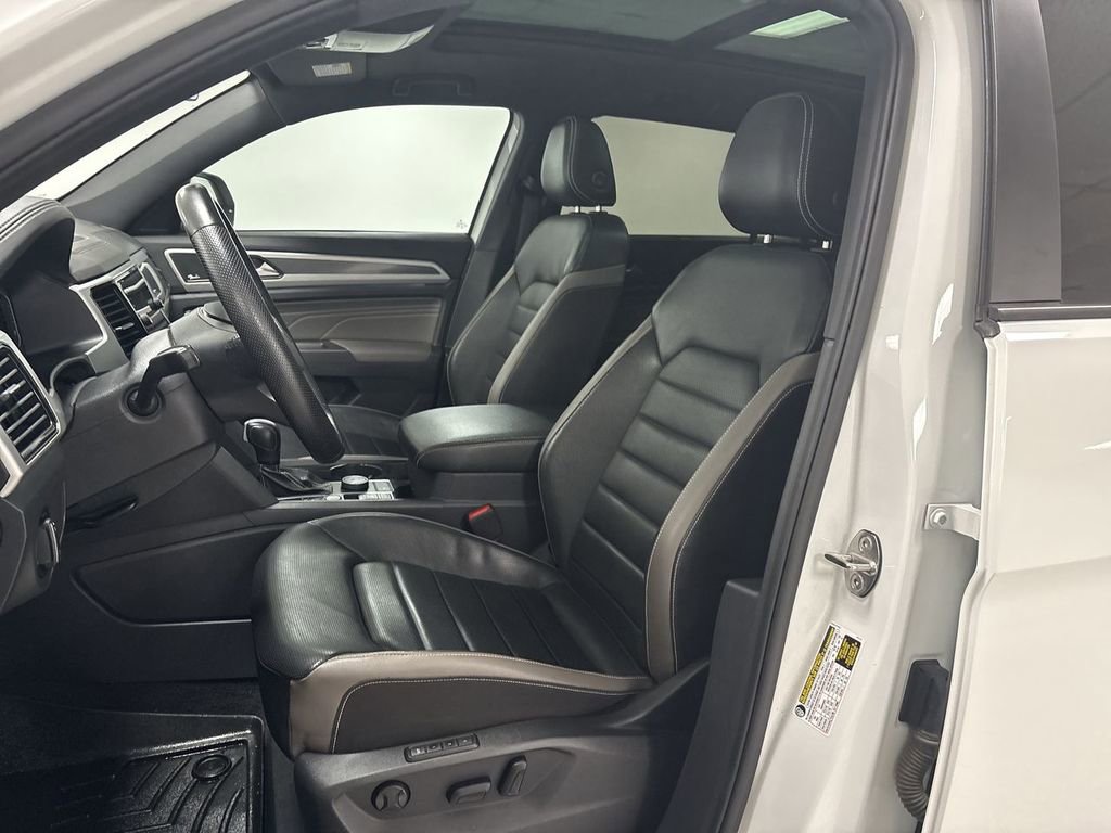 Used 2022 Volkswagen Atlas Cross Sport SEL R-Line image 10