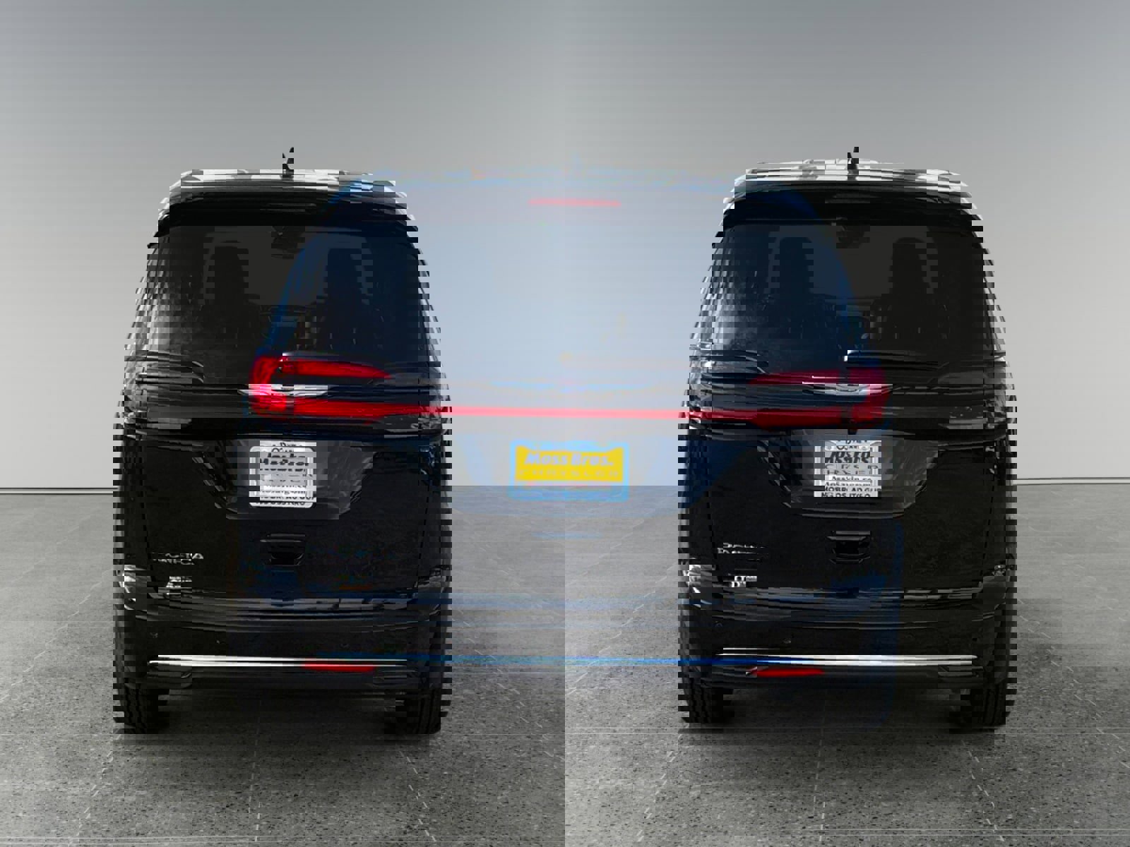 New 2026 Chrysler Pacifica Select image 4