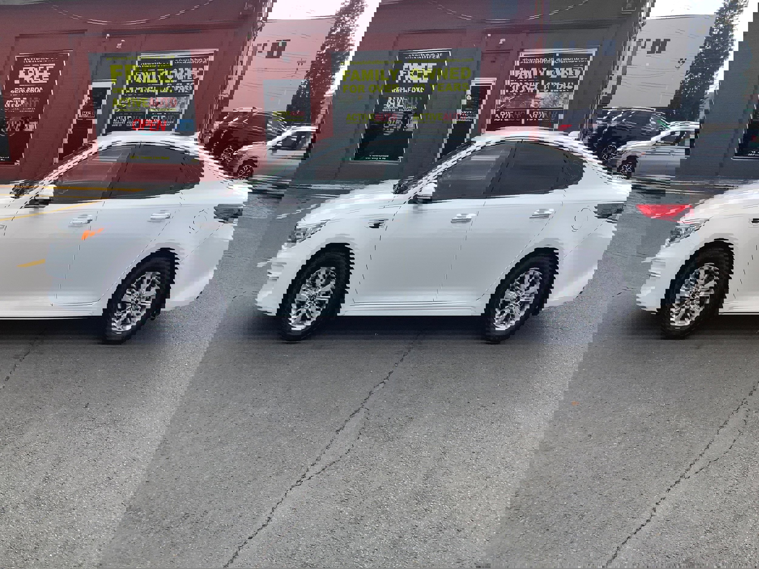 Used 2018 Kia Optima LX w/ Convenience Package FWD image 4