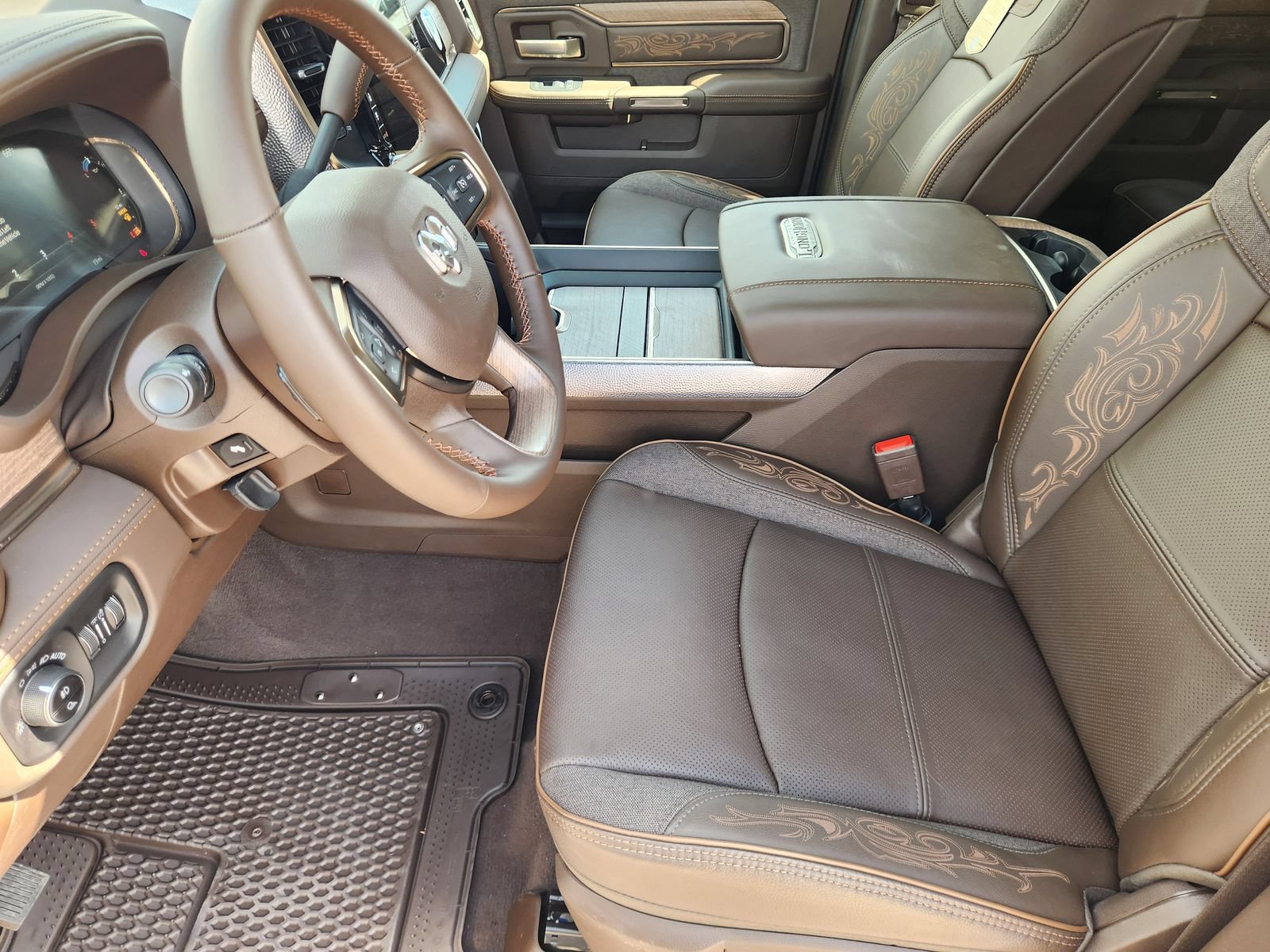 New 2026 RAM 2500 Limited AWD/4WD image 12