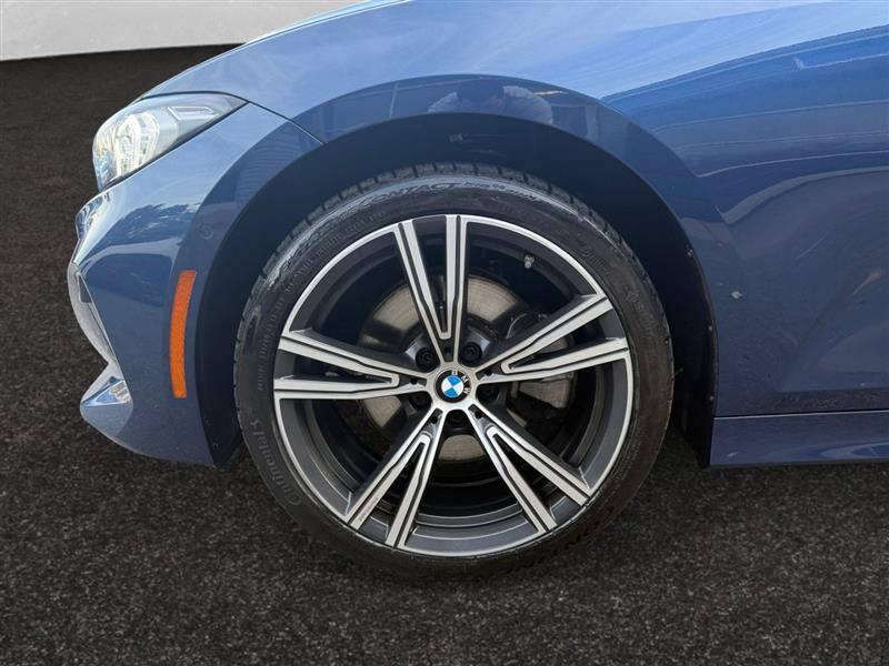 Used 2023 BMW 330i xDrive Sedan AWD/4WD image 17