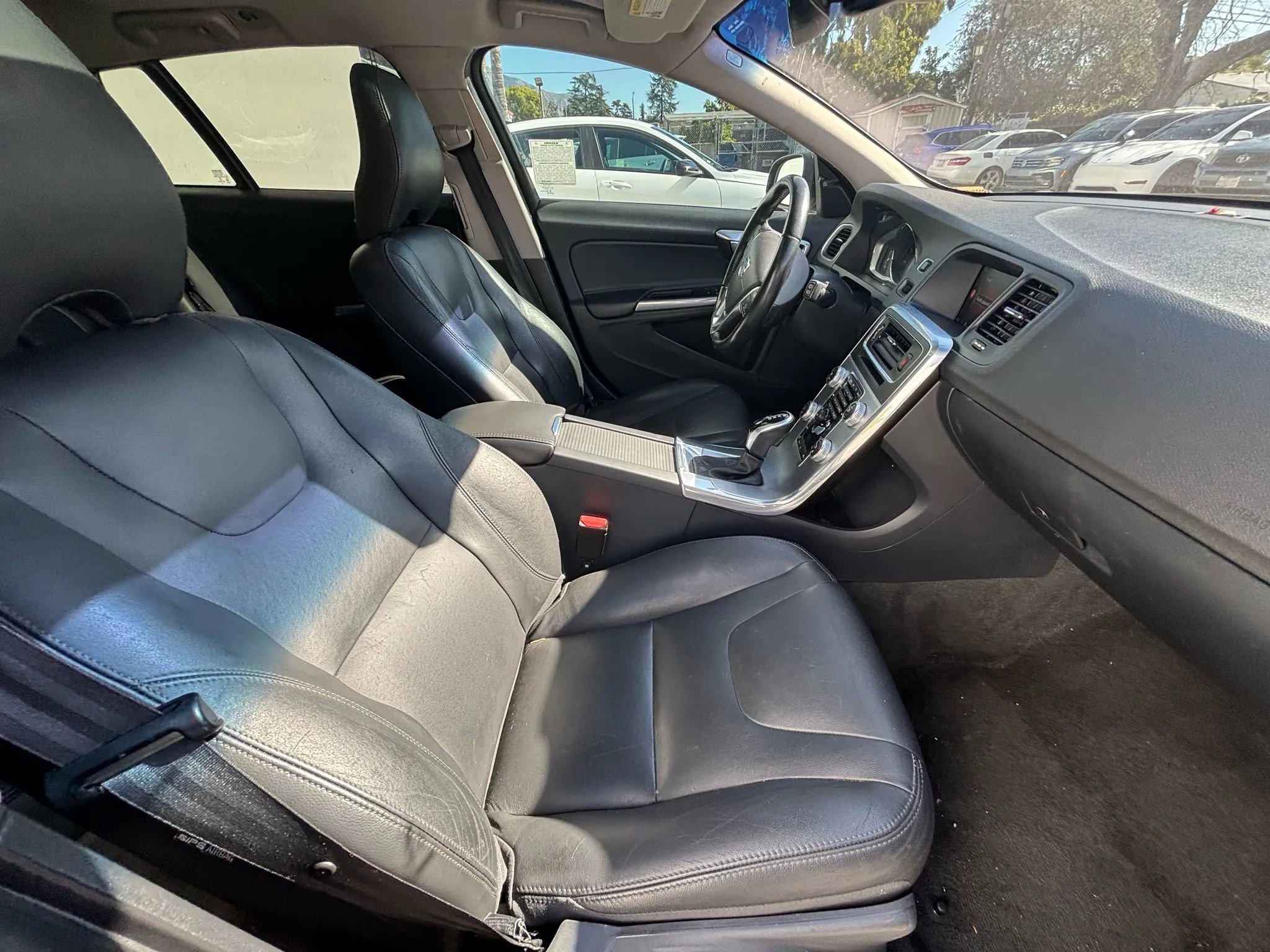 Used 2017 Volvo V60 T5 Premier w/ Convenience Package image 22