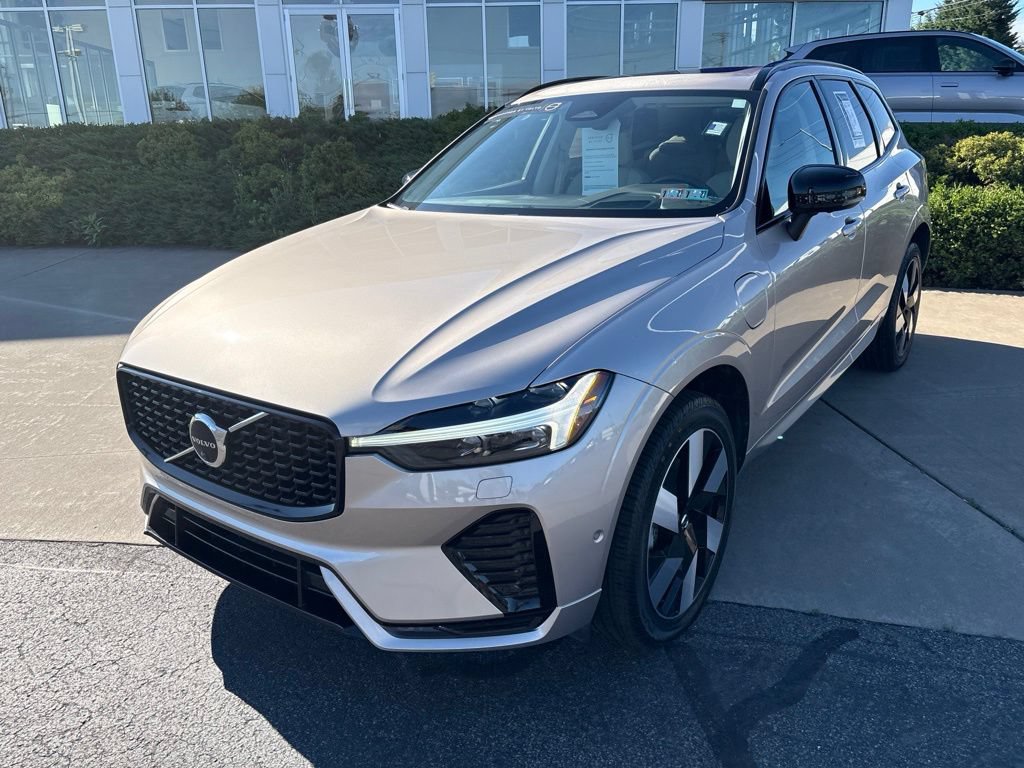 Certified 2025 Volvo XC60 T8 Ultra AWD/4WD image 2