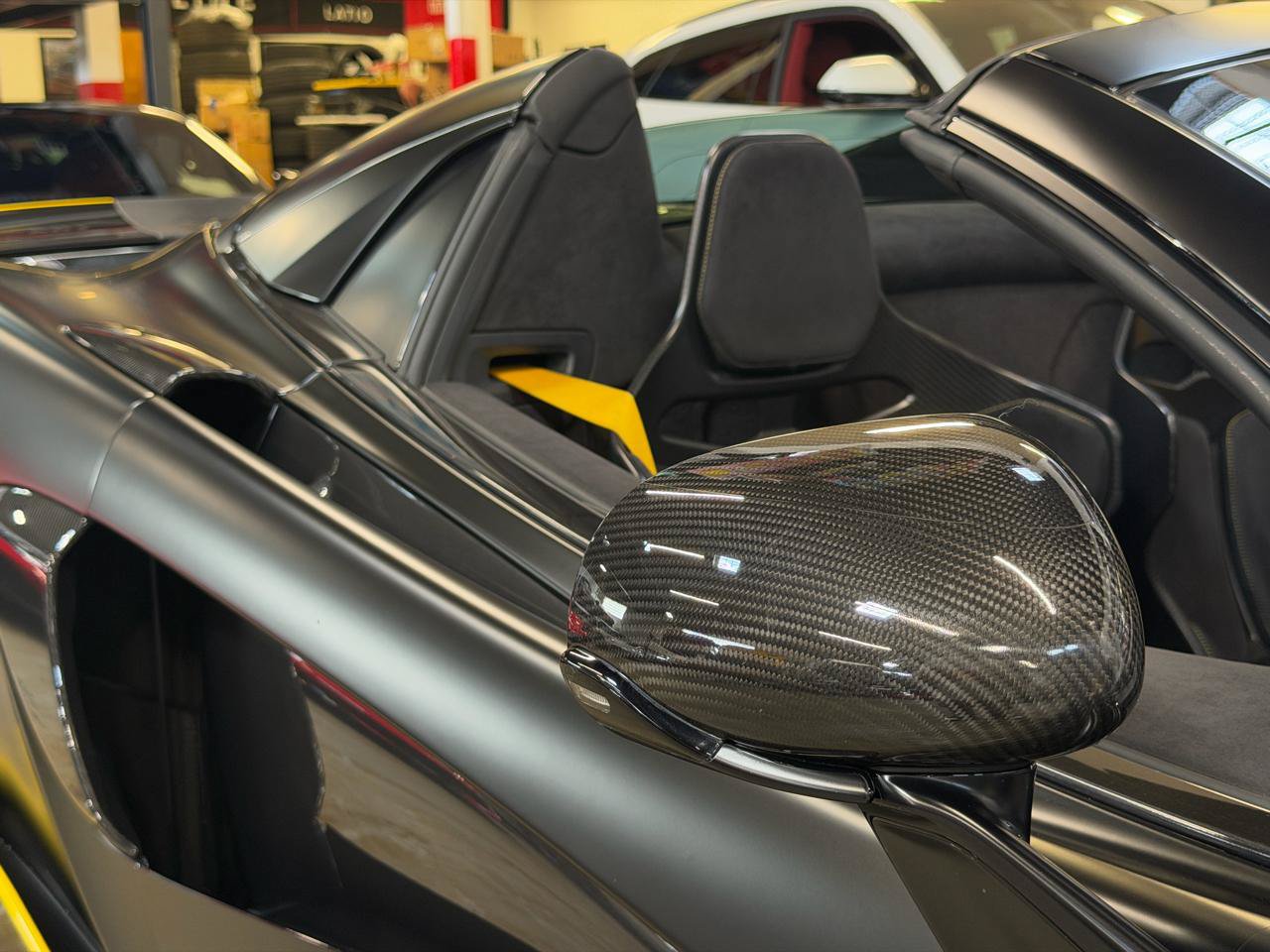 Used 2020 McLaren 600LT Spider RWD image 16