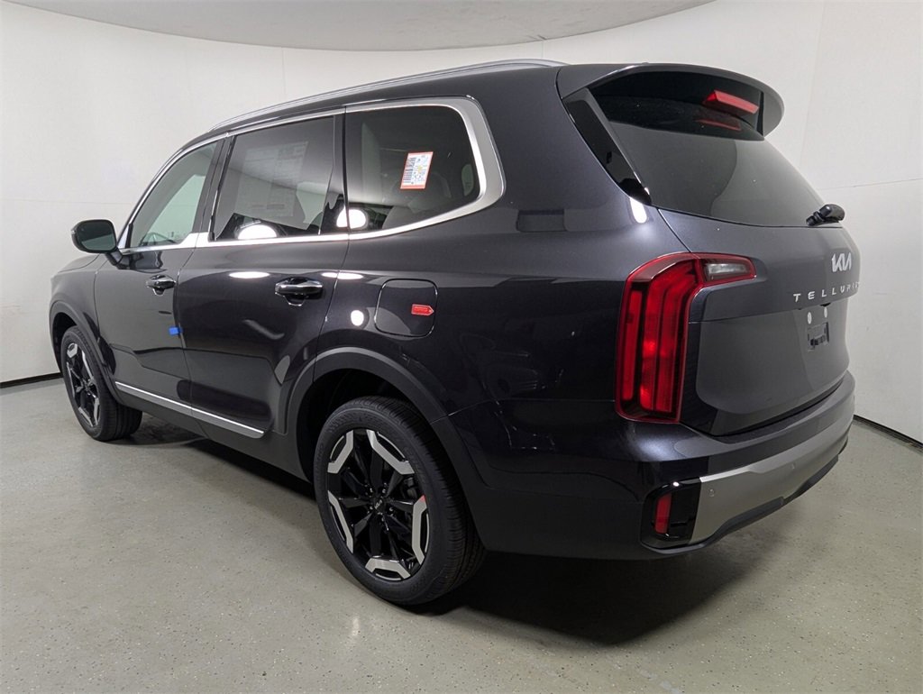 New 2025 Kia Telluride S image 5