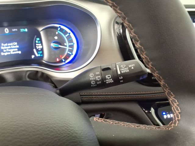 Used 2024 Chrysler Pacifica Pinnacle FWD image 22