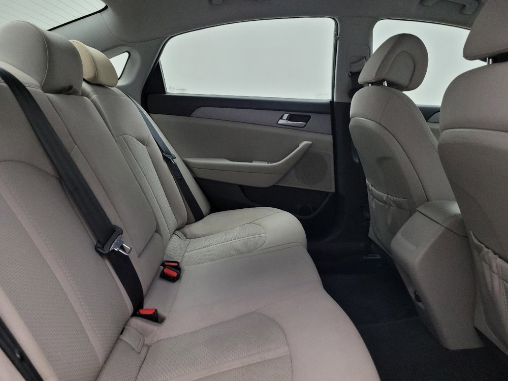 Used 2017 Hyundai Sonata SE image 19