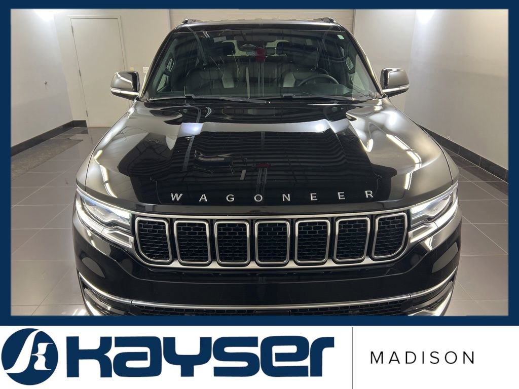 Used 2022 Jeep Wagoneer Series II AWD/4WD image 2