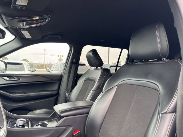 Used 2023 Jeep Grand Cherokee L Laredo image 23