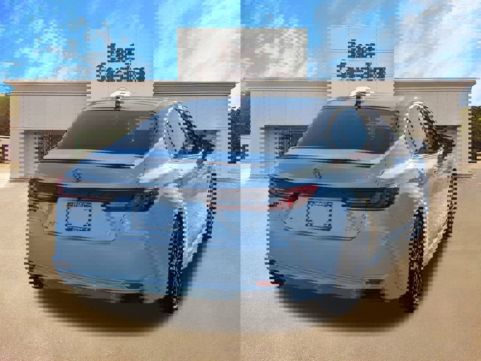 Used 2025 Toyota Camry image 3