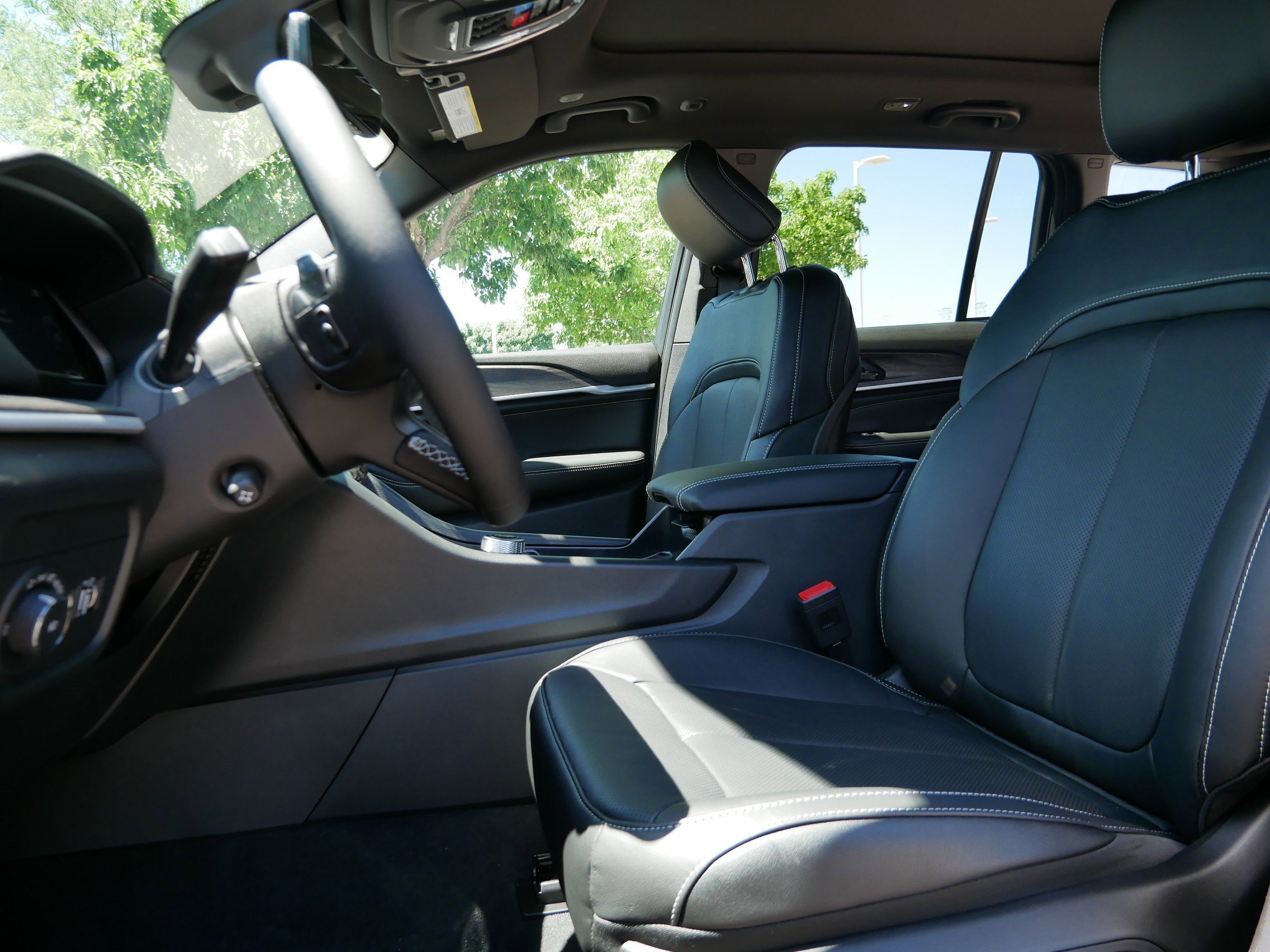 New 2026 Jeep Grand Cherokee Limited AWD/4WD image 9