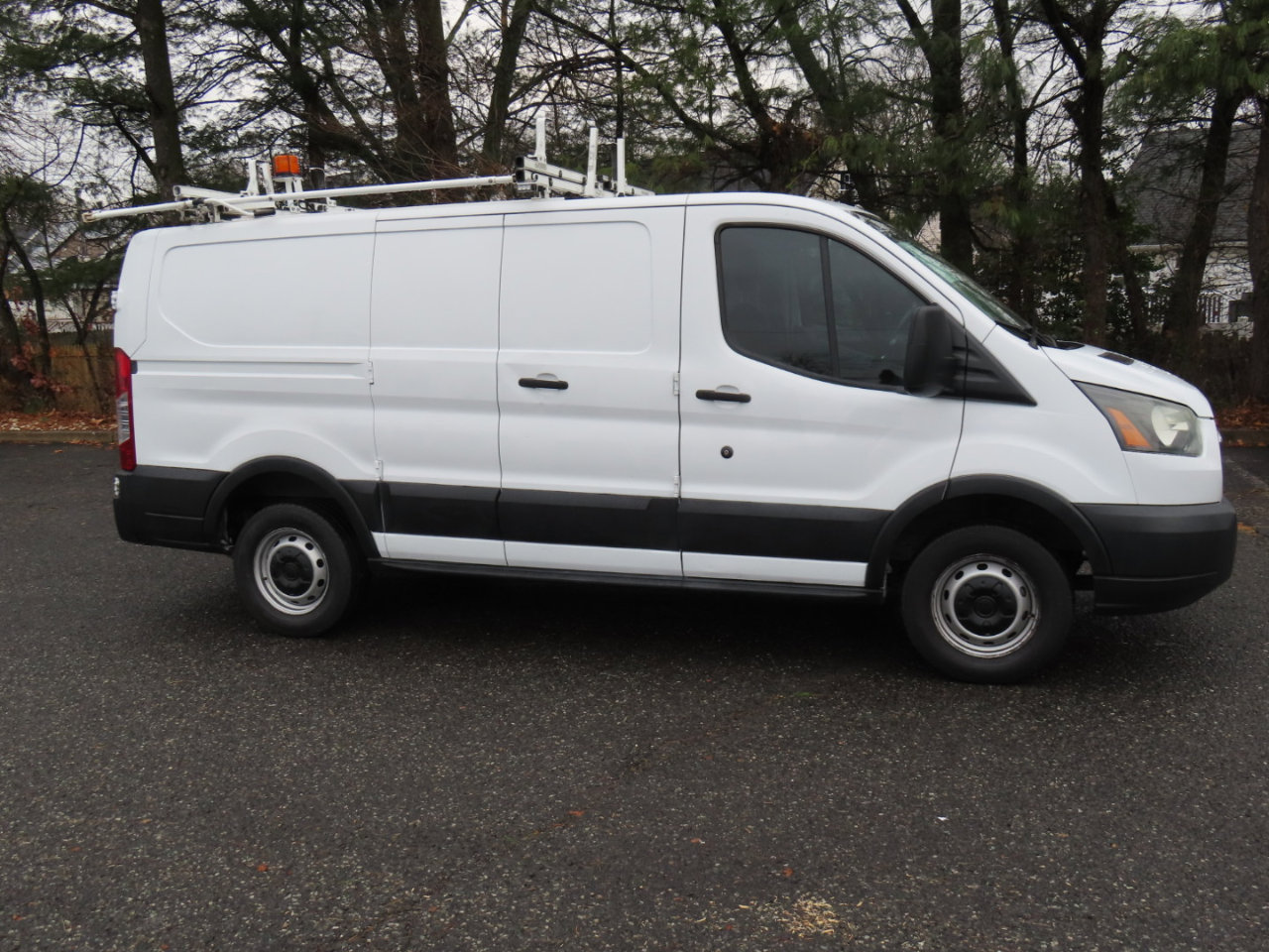 Used 2015 Ford Transit 250 130 Low Roof image 6