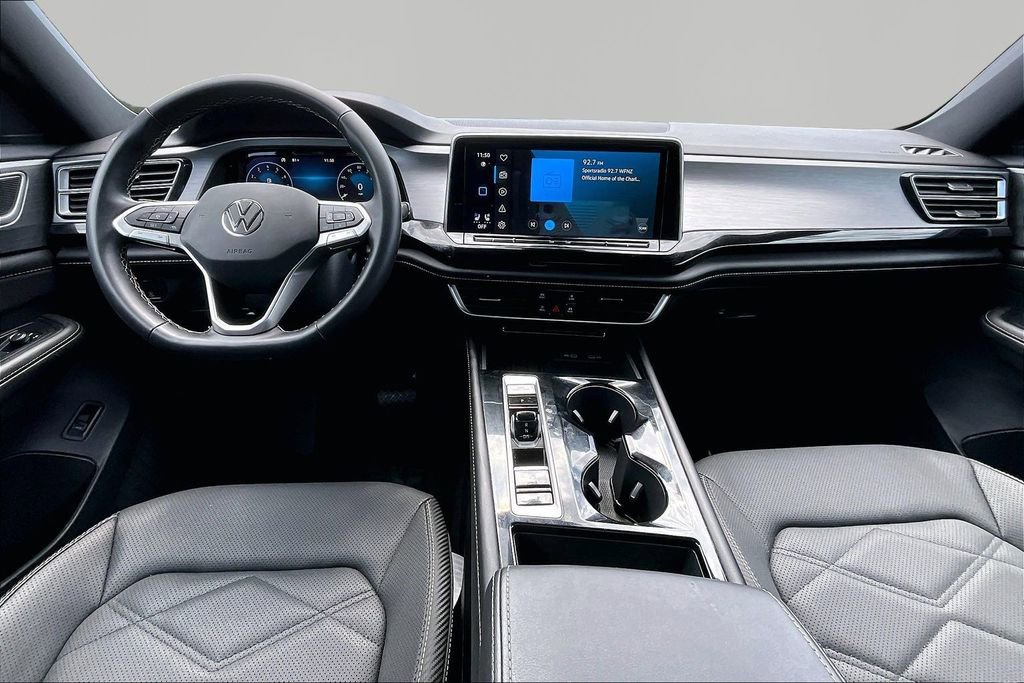 Used 2025 Volkswagen Atlas Cross Sport SE FWD image 7