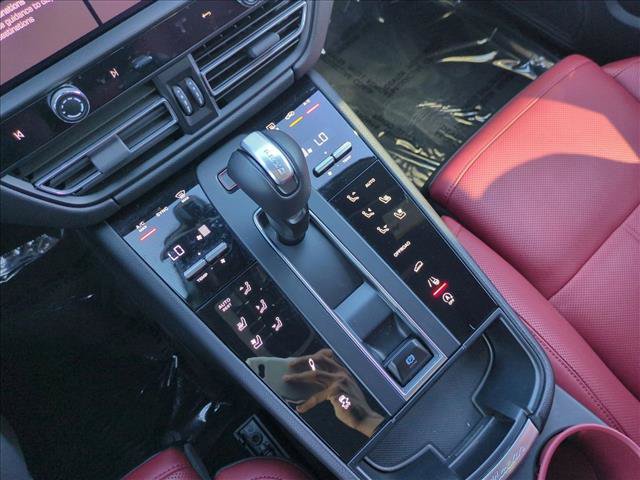 Used 2025 Porsche Macan Turbo AWD/4WD image 12