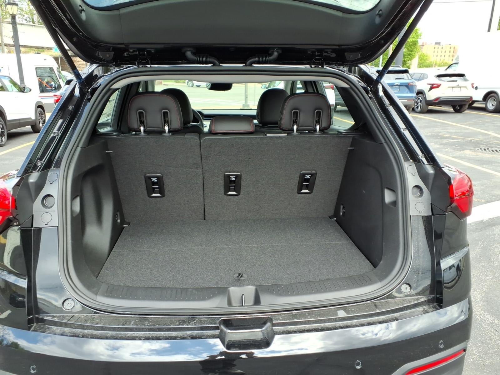 New 2027 Chevrolet Bolt RS w/ Technology Package FWD image 15