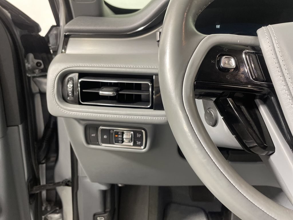 Used 2020 Lincoln Aviator Reserve AWD/4WD image 13