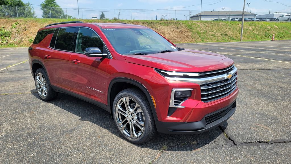 New 2025 Chevrolet Traverse LT w/ Driver Confidence Package image 16
