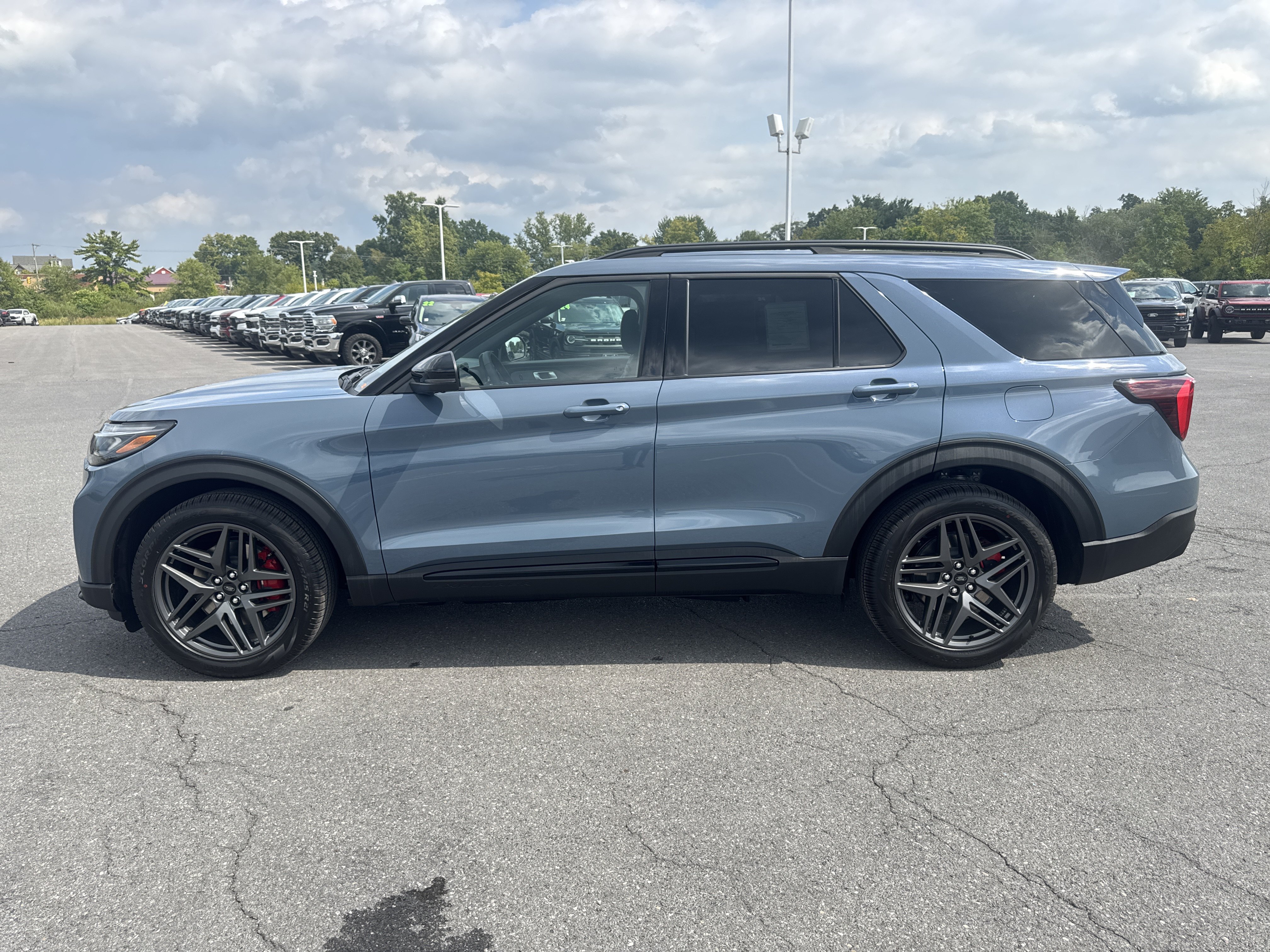 New 2027 Ford Explorer ST w/ Sun And Sound Package AWD/4WD image 7