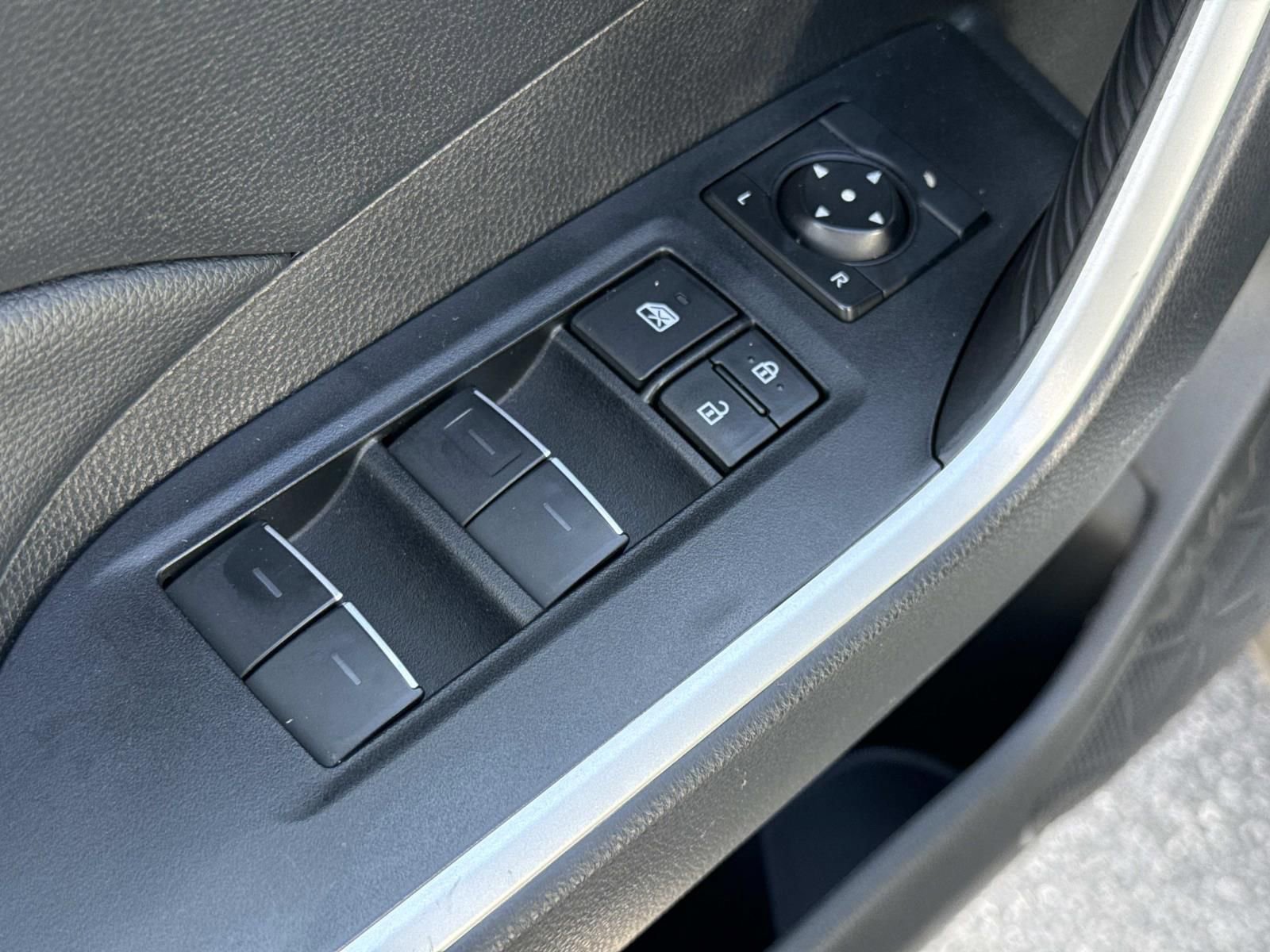 Used 2025 Toyota RAV4 XLE AWD/4WD image 21