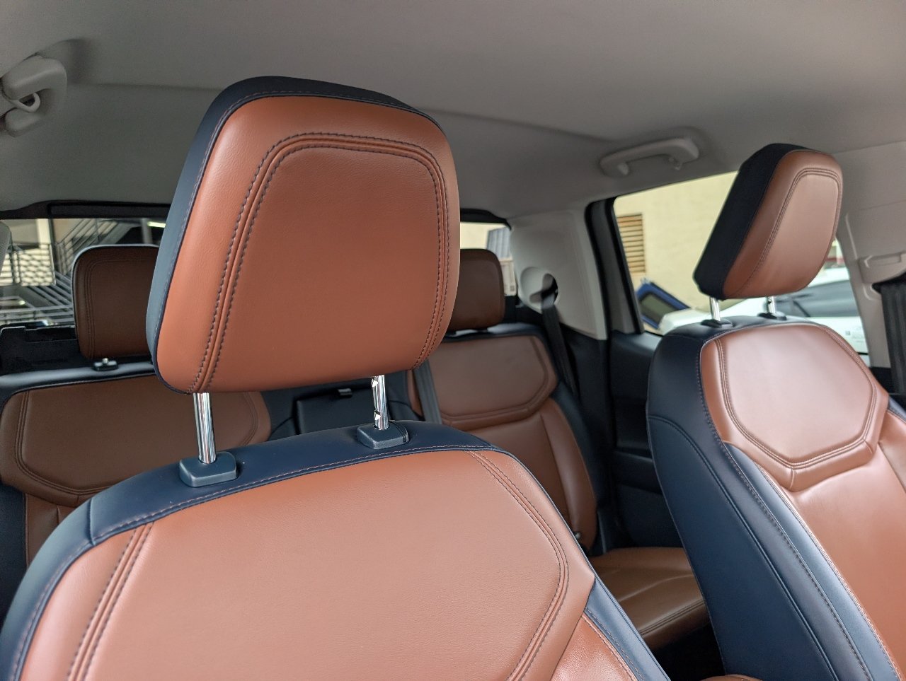 Used 2022 Ford Maverick Lariat w/ Lariat Luxury Package FWD image 3