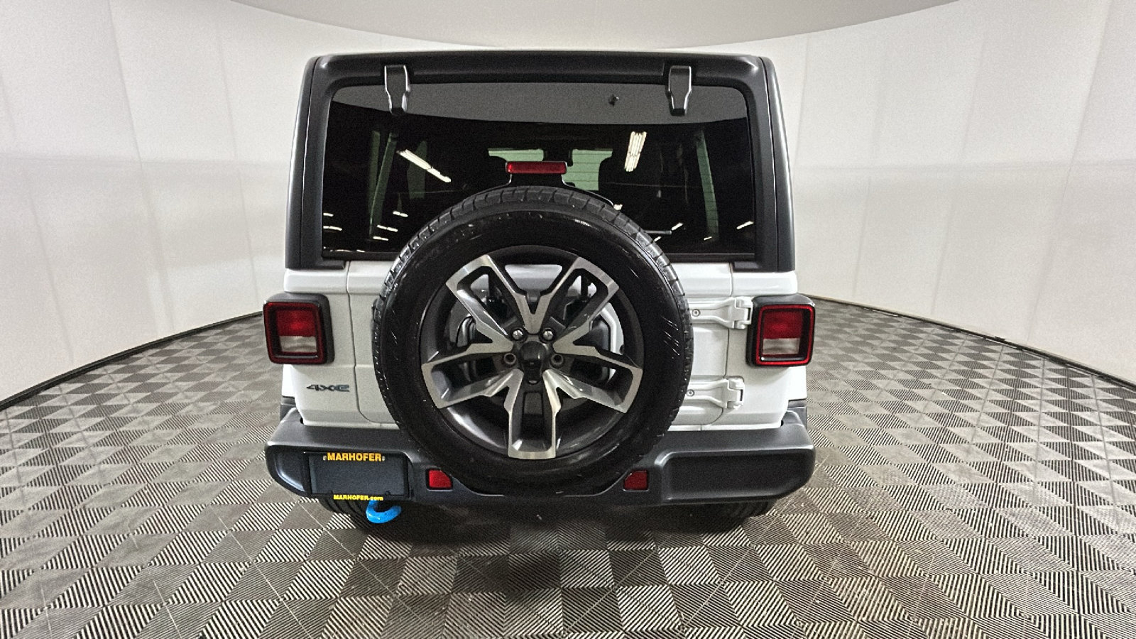 Used 2024 Jeep Wrangler Unlimited w/ Convenience Group AWD/4WD image 4