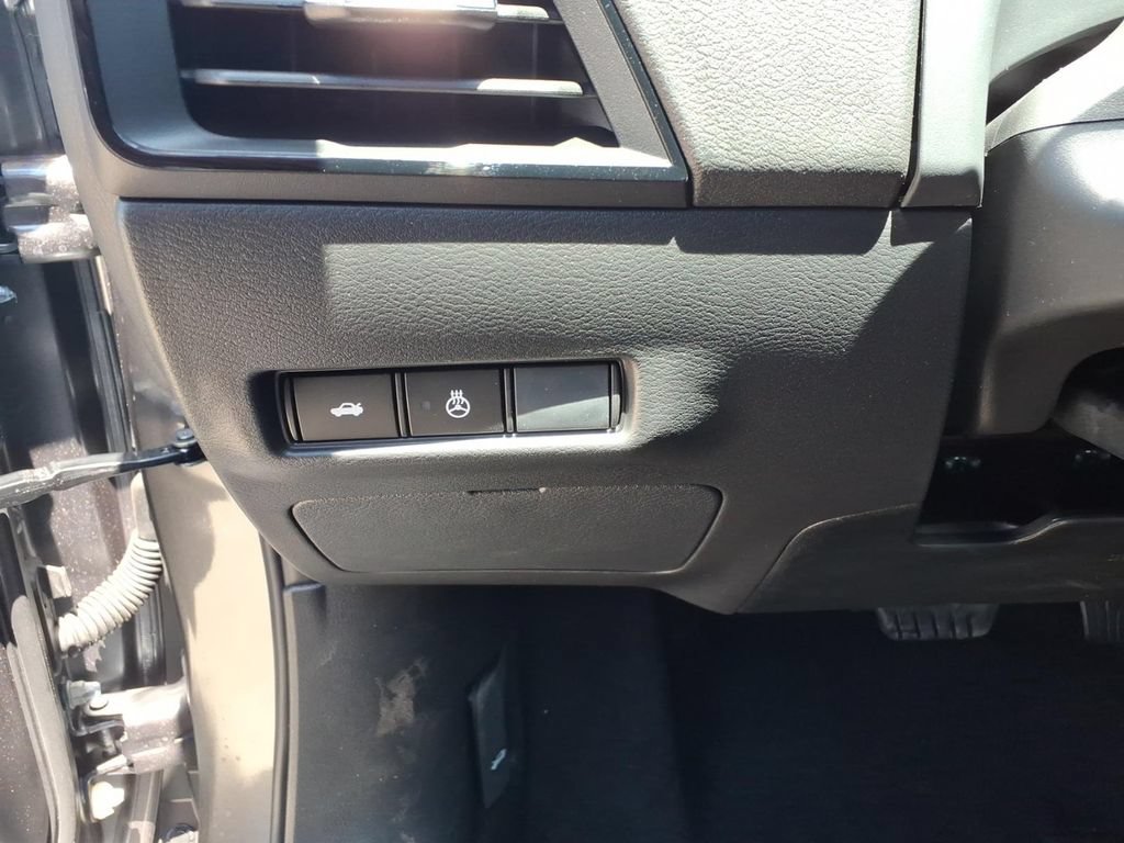 New 2026 Nissan Sentra SV w/ SV Convenience Package FWD image 19