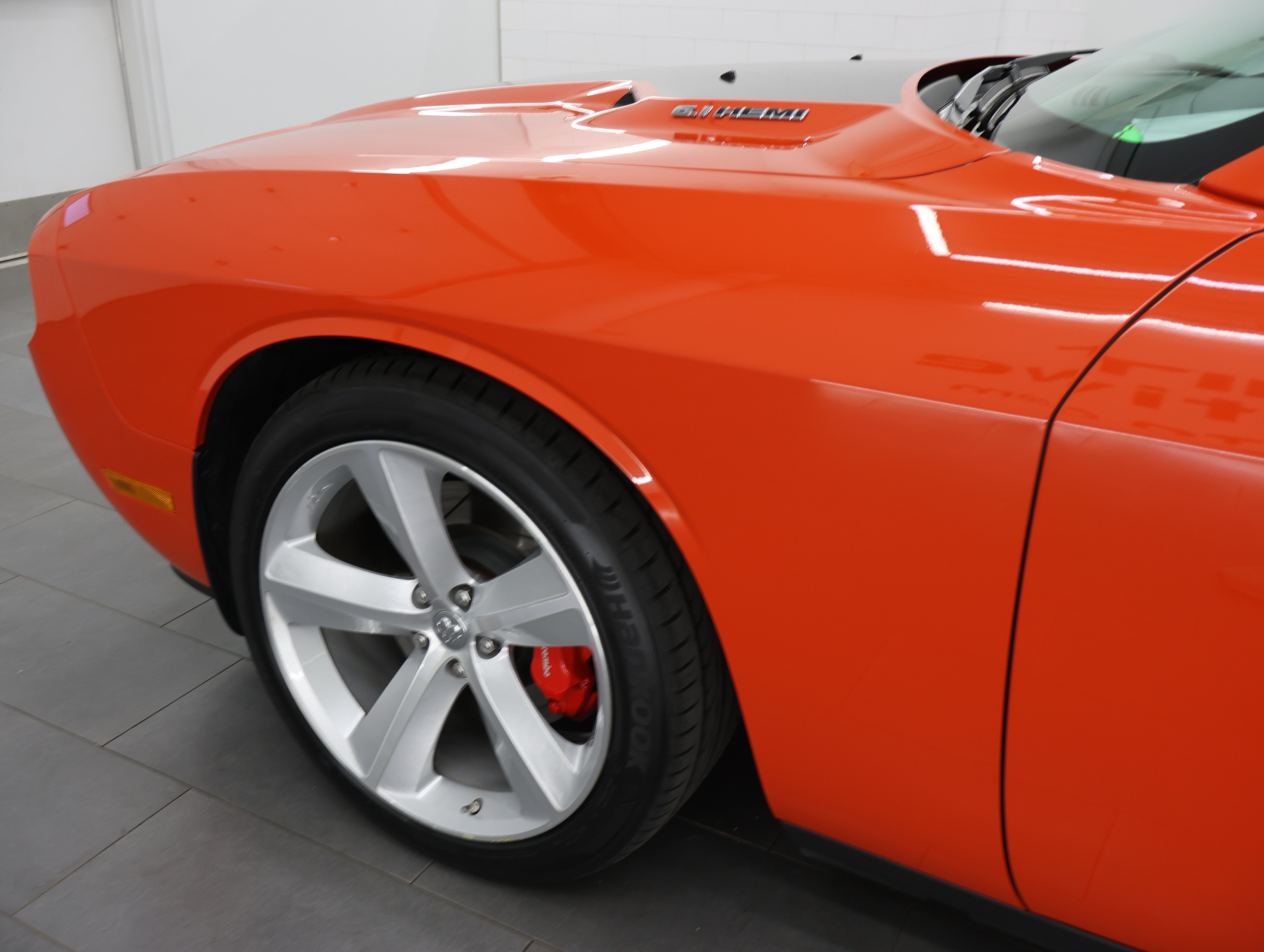 Used 2009 Dodge Challenger SRT8 w/ SRT Option Group II RWD image 33