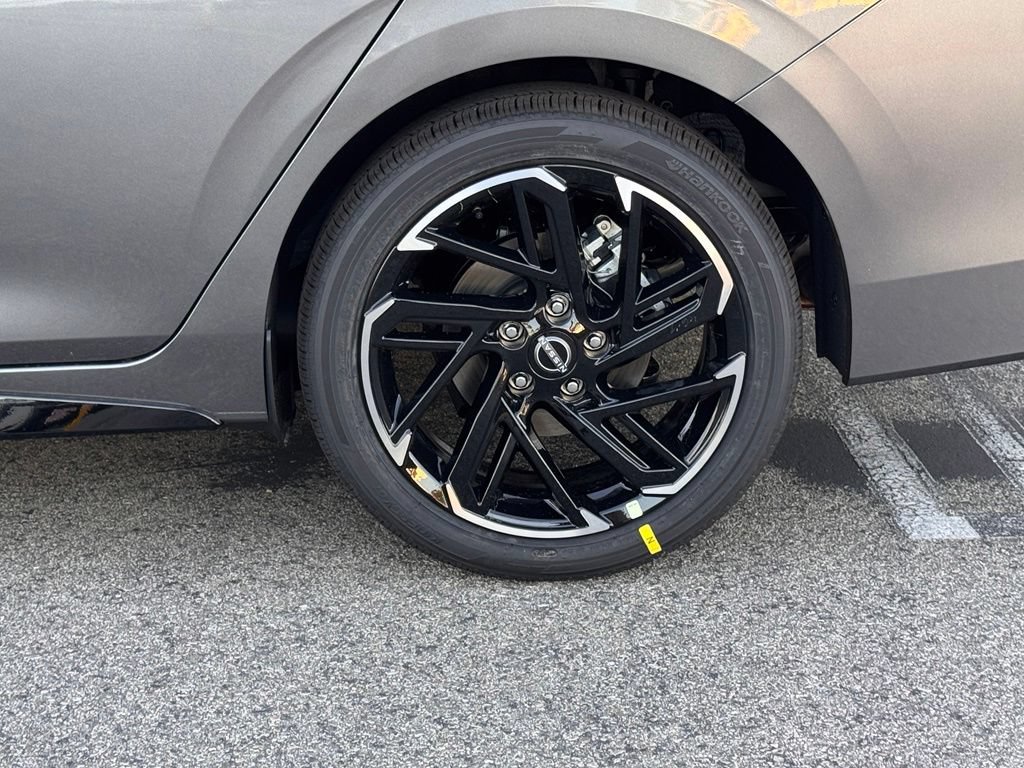 New 2026 Nissan Sentra SR w/ SR All Weather Package FWD image 10