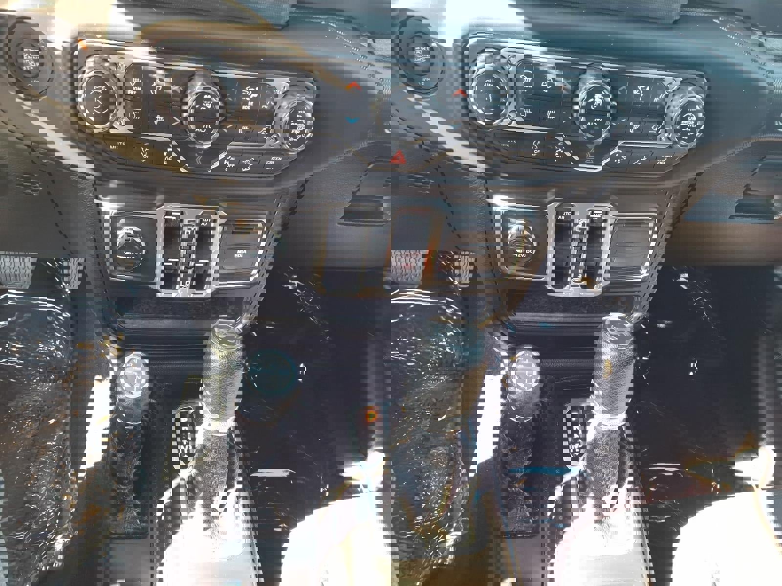 Used 2018 Jeep Wrangler Unlimited Sport S image 14