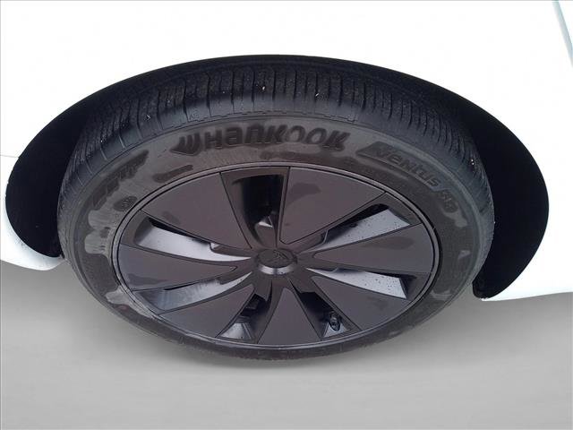 Used 2025 Tesla Model 3 Long Range image 11