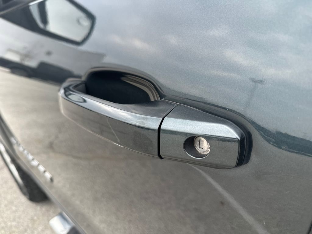 Used 2018 Chevrolet Silverado 1500 LT w/ All Star Edition image 44