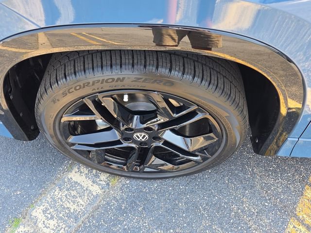 New 2026 Volkswagen Tiguan SE R-Line FWD image 18