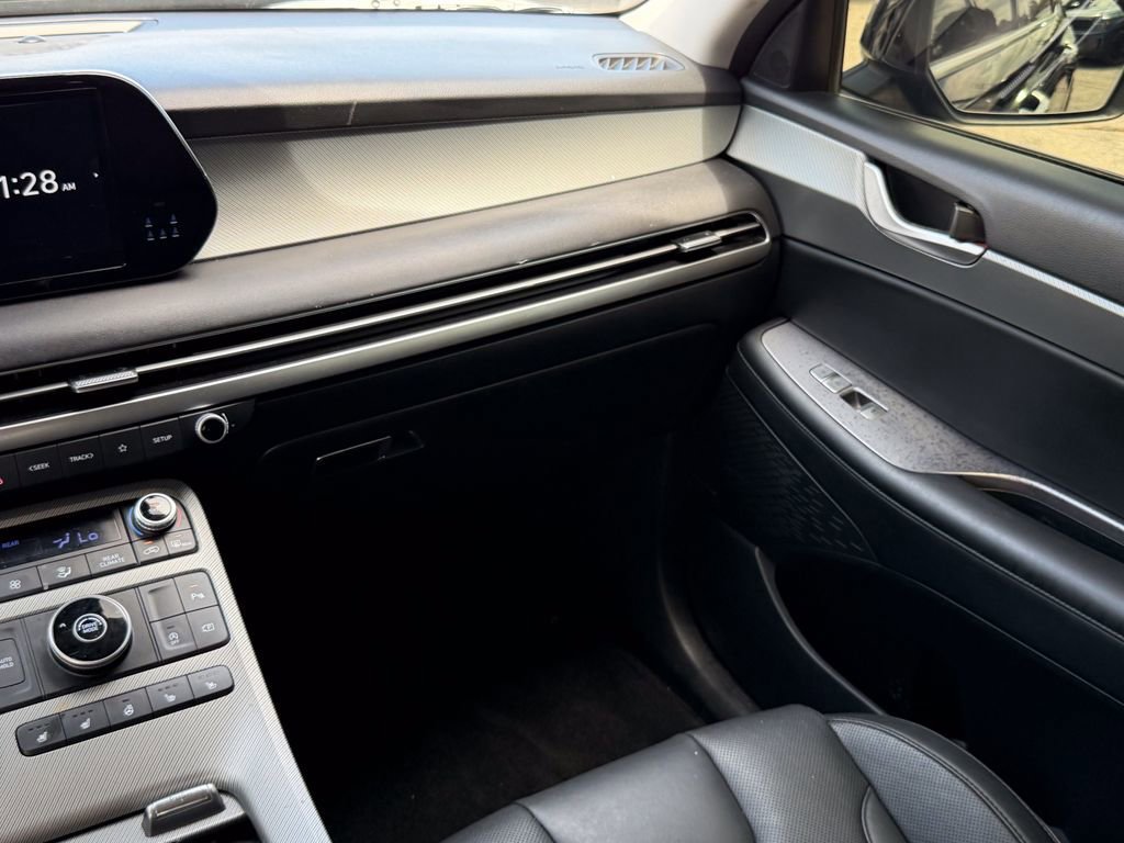 Used 2024 Hyundai Palisade SEL w/ Premium Package FWD image 16
