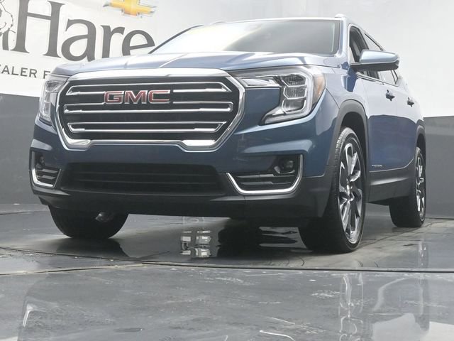 Used 2024 GMC Terrain SLT w/ Infotainment Package II image 4