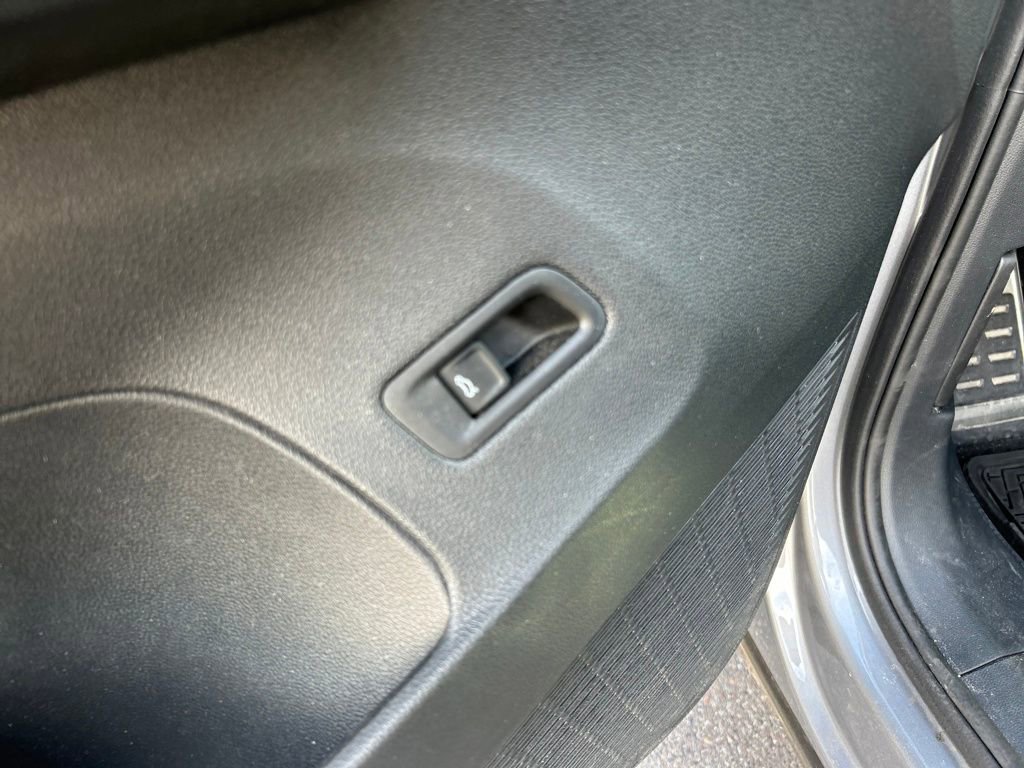 Used 2025 Volkswagen Atlas Cross Sport SEL R-Line image 13