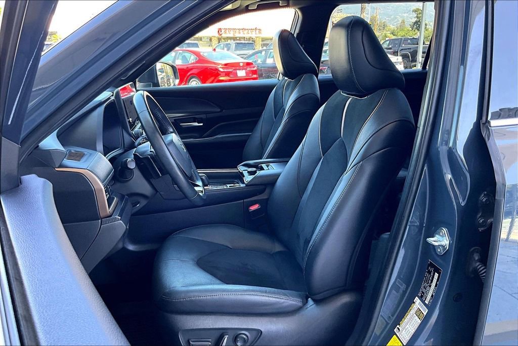 Used 2024 Toyota Grand Highlander AWD Hybrid image 21