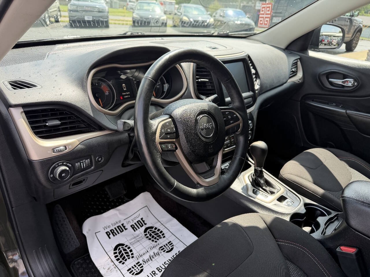 Used 2017 Jeep Cherokee 75th Anniversary AWD/4WD image 21