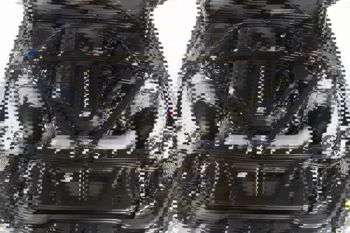 Used 2021 BMW M4 Coupe w/ Executive Package RWD image 75