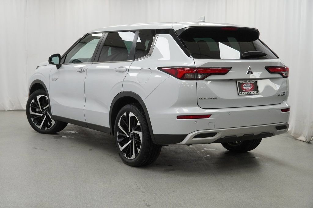 Used 2023 Mitsubishi Outlander SE image 17