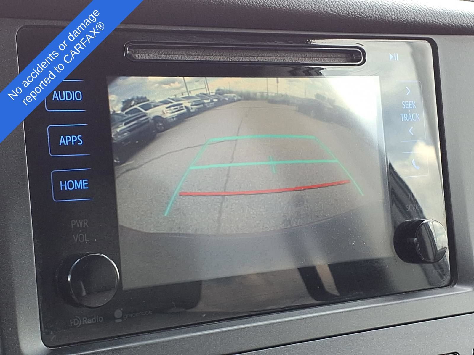 Used 2015 Toyota Sienna XLE FWD image 25