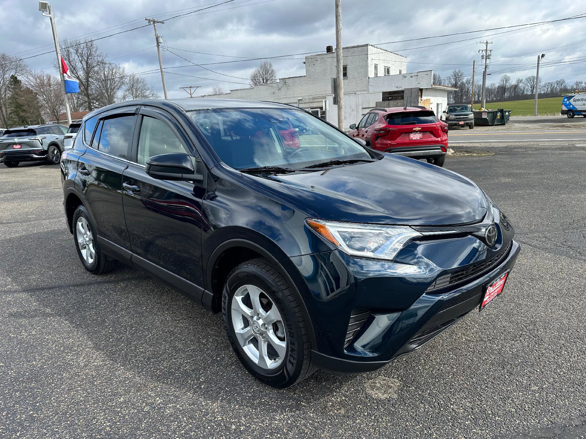 Used 2018 Toyota RAV4 LE w/ All Weather Liner Package image 3
