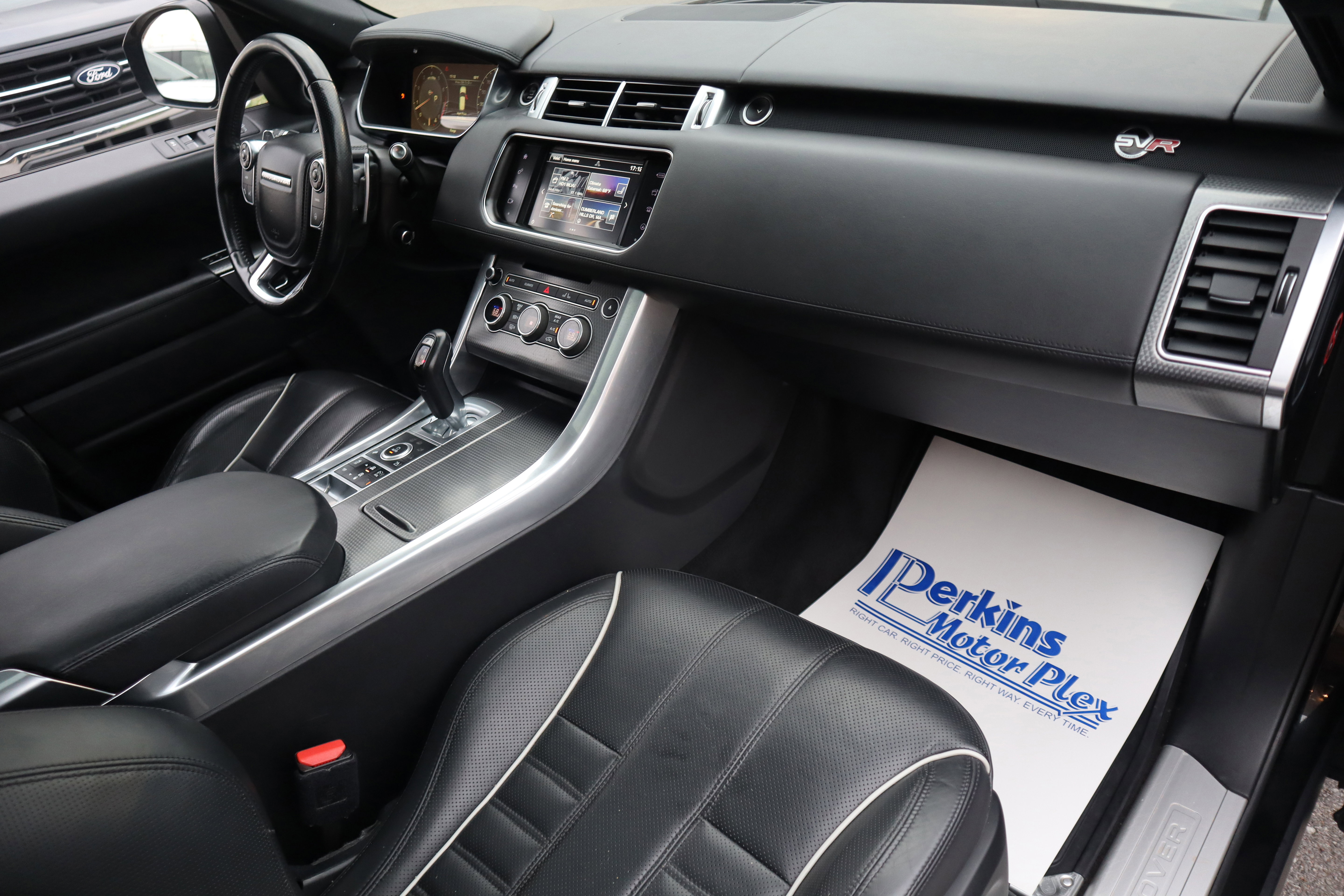 Used 2016 Land Rover Range Rover Sport SVR image 32