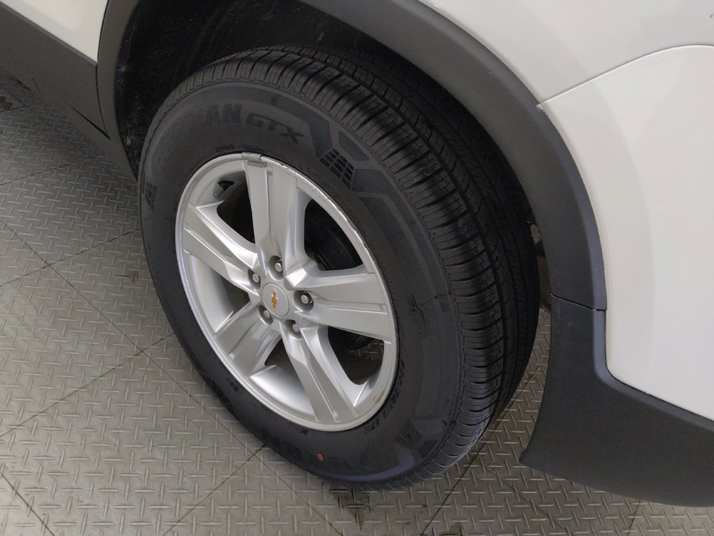 Used 2020 Chevrolet Trax LS w/ Tint and Cruise Package FWD image 31