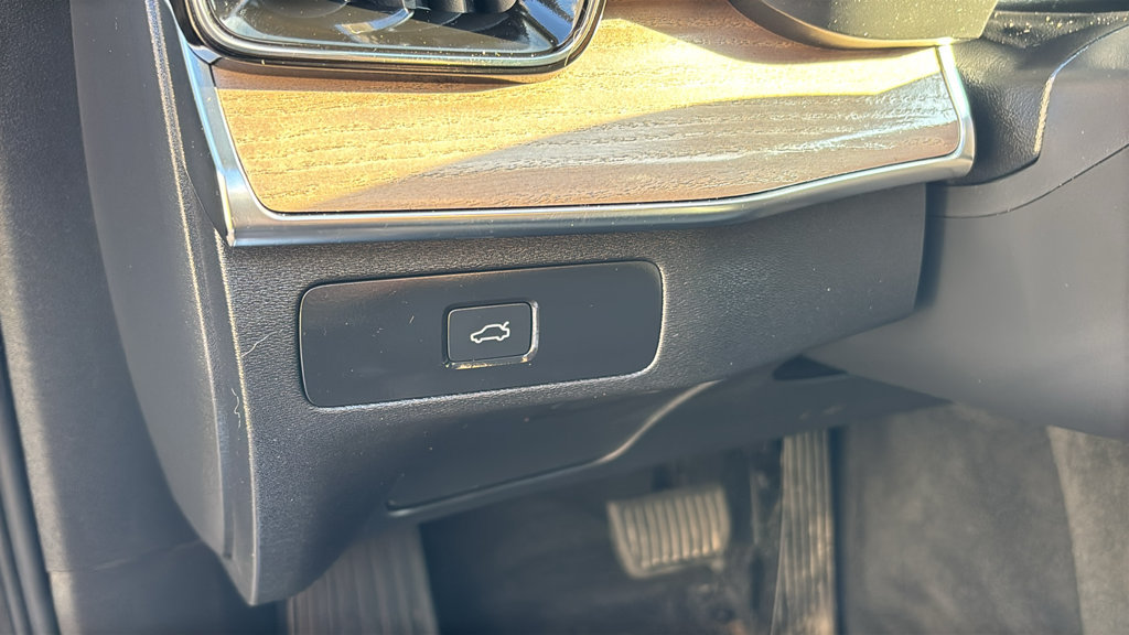 Certified 2026 Volvo XC90 B6 Plus AWD/4WD image 15