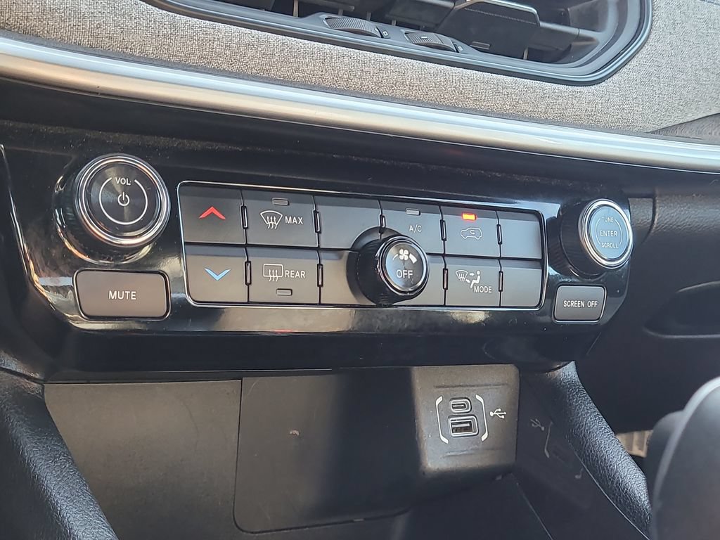 Used 2024 Jeep Compass Latitude AWD/4WD image 26