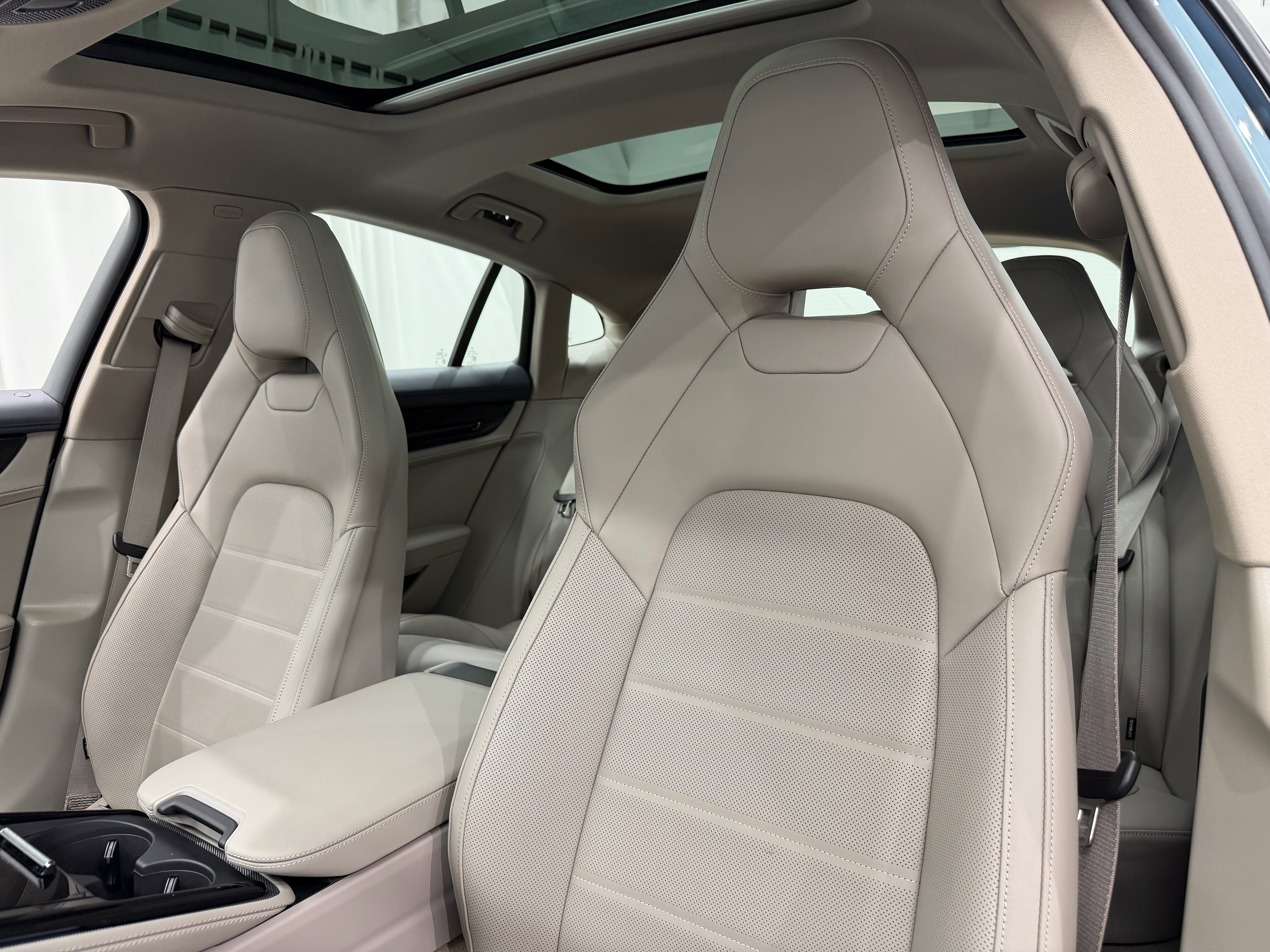 New 2026 Porsche Panamera 4 image 5
